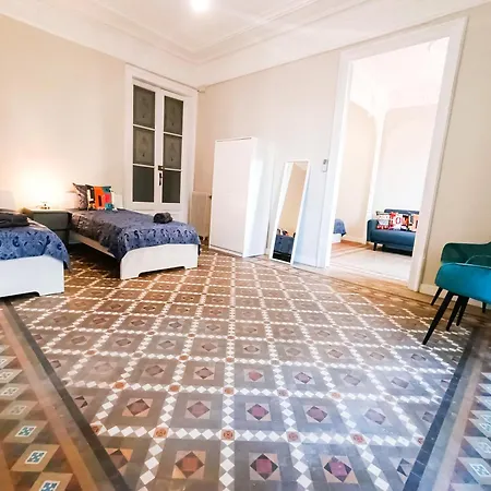 Hostal - Roger De Lluria