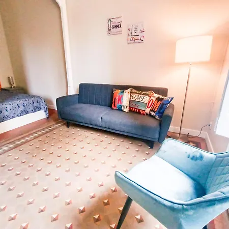 - Roger De Lluria Hostel Barcelona