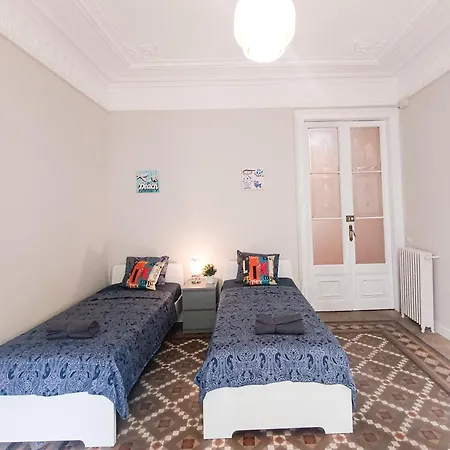 - Roger De Lluria Hostel