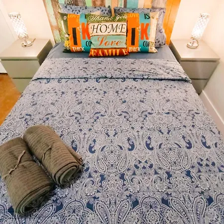 - Roger De Lluria Hostel Barcelona